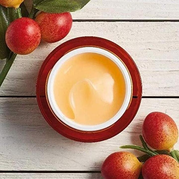 Actual product image The Body Shop Vitamin C Glow Boosting Moisturiser (50 ml, 24h cream)