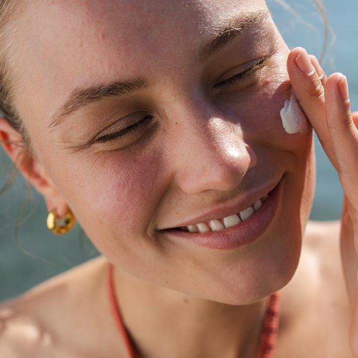 Actual product image Daylong Protect & Care (Sun cream face, SPF 50+, 50 ml, 93 g)