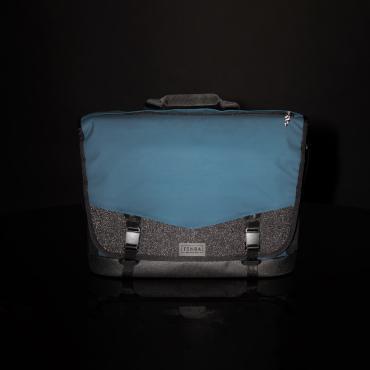 Actual product image Tenba DNA 16 Slim Messenger (Camera shoulder bag)