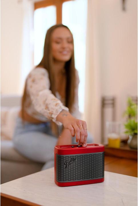 Produktbild Fender Newport2 (12 h, Akkubetrieb, Netzbetrieb)