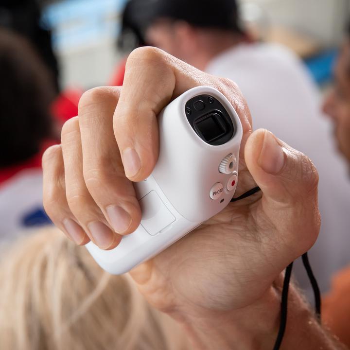 Actual product image Canon Powershot Zoom Essential Kit (100 - 400 mm, 12.10 Mpx, 1/3")