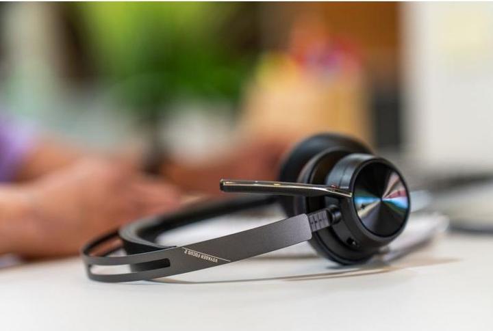 Actual product image Poly Voyager Focus 2 USB-C headset + USB-C/A adapter (Wireless, USB-C)