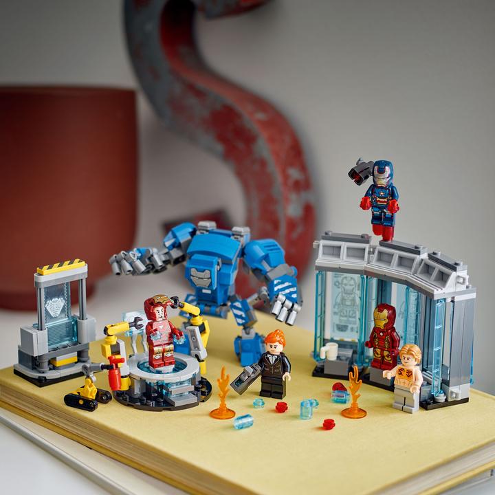 Actual product image LEGO Iron Man's Laboratory: Hall of Armour (LEGO Marvel)