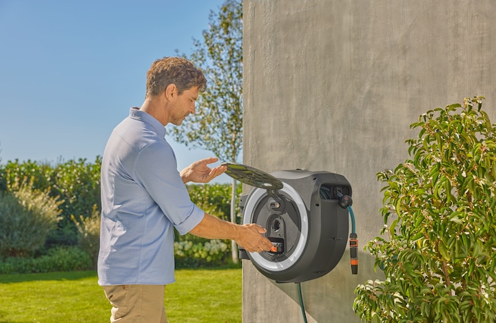 Image du produit Gardena Dévidoir mural sans fil PowerRoll XL 18V blanc 35 m (35 m)