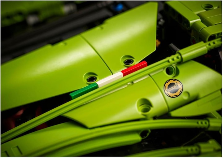 Actual product image LEGO Lamborghini Sián FKP 37 (42115, LEGO Technic, LEGO Rare Sets)