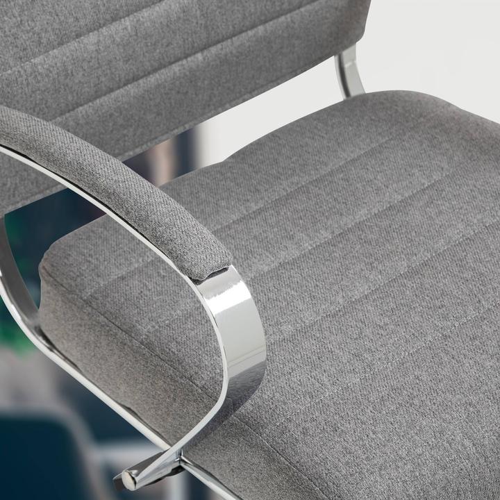 Actual product image CLP Oakland office chair, height-adjustable and swivelling
