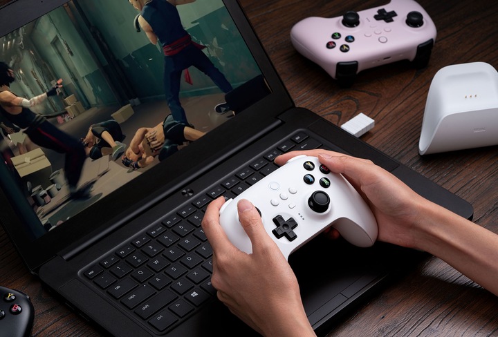 Immagine prodotto 8bitdo Ultimate Controller con stazione di ricarica (Switch, PC)