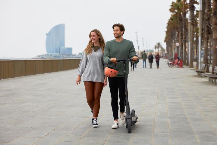 Actual product image Segway-Ninebot KickScooter MAX G30E II (25 km/h, 65 km, 350 W)
