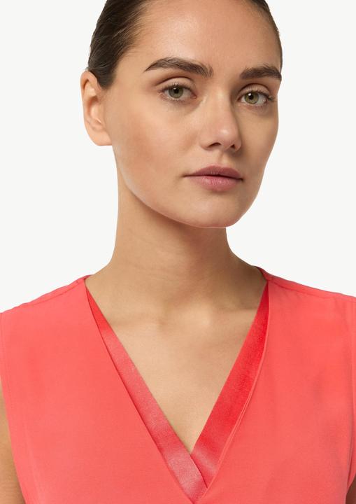 Actual product image Comma Bluse V-Neck-Top aus Crêpe (36)