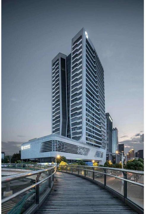 Image du produit Laowa 15mm 1:4.5R Zero-D Shift Nikon Z (mise au point manuelle) (Nikon Z, Plein format)