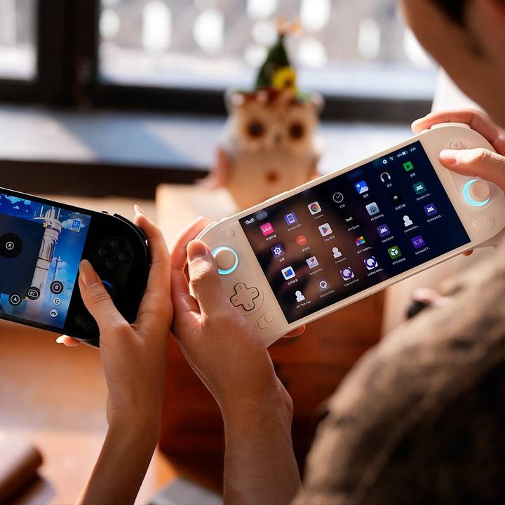 Immagine prodotto Ayaneo Pocket EVO Handheld Konsole, 7-Zoll-OLED, 120Hz, Snapdragon G3x Gen 2, 12GB LPDDR5X RAM - Sky