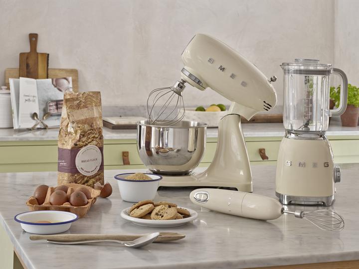 Actual product image Smeg 50's Retro Style Full Colour (800 W, 4.80 l)