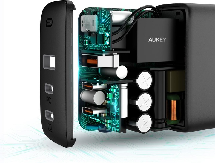 Actual product image Aukey Omnia PA-B6S + USB C cable (90 W)