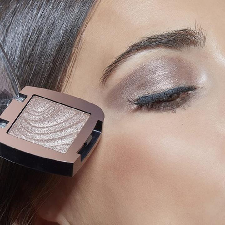 Actual product image Deborah Milano Color Lovers Eyeshadow No 04 (4)