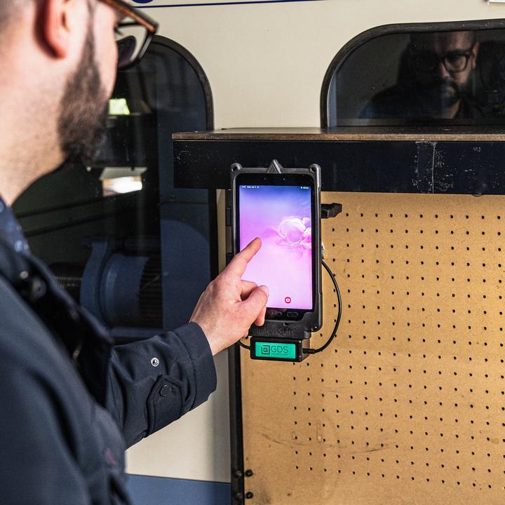 Image du produit Rammount RAM Mounts GDS Uni-Conn Ladestation - 2-Lochmuster AMPS - USB-C & USB-A-Anschluss - Schrauben-Set