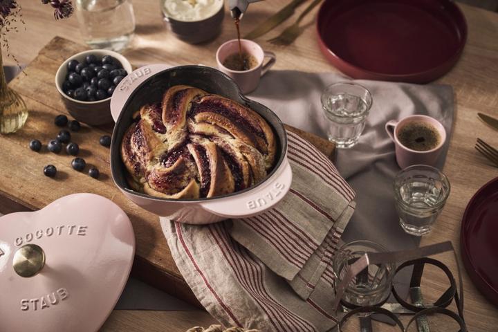 Actual product image Staub Cocotte (20 cm, Casserole + Stewpot, Cast iron)