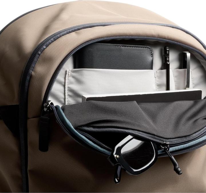 Actual product image Bellroy Transit Workpack Pro 28L, Stone (28 l)