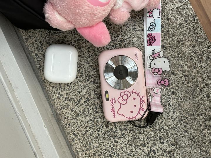 Immagine prodotto Yashica DZ-100 Hello Kitty pink (35 mm, 5 Mpx)