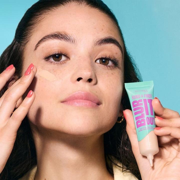 Productafbeelding Rimmel London Kind & Free Glow It Up Moisturising Skin Tint (Diepe Chocolade)