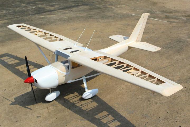 Immagine prodotto Seagull Models ( SG-Models ) Cessna 152 Aerobat 80" Master Scale Kit Holzbausatz