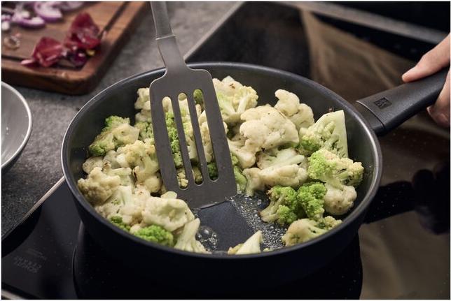 Produktbild Zwilling - Madura Plus Ceramic Saute Pan - Sort - 28 cm (Bräter + Schmortopf, Aluminium, 28 x 10.10 cm)