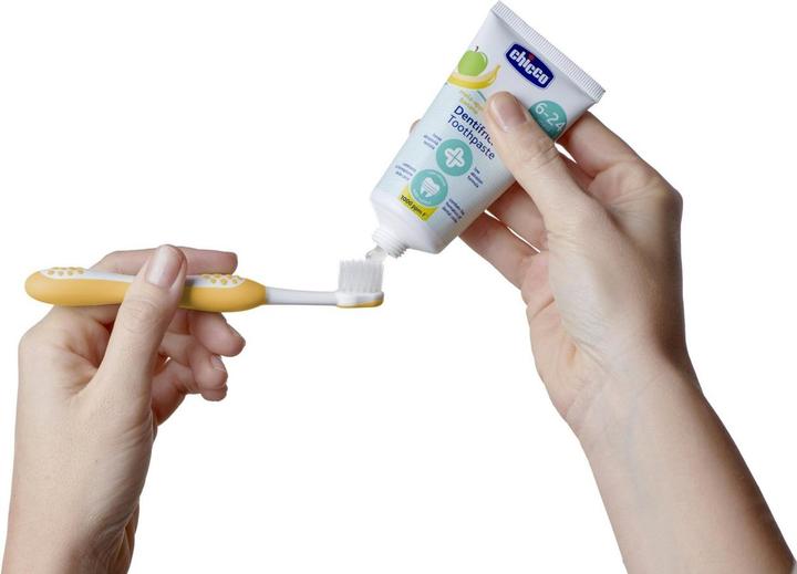 Actual product image Chicco Fruity toothpaste with apple/banana flavour, WITH fluoride 1000ppm, 50ml - 6-24m (50 ml)