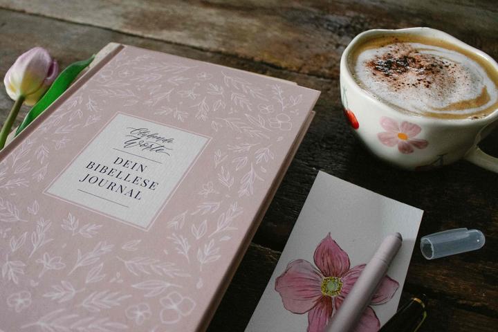 Produktbild Blühende Worte. Dein Bibellese-Journal (Deutsch, Jeannette Mokosch, 2025)