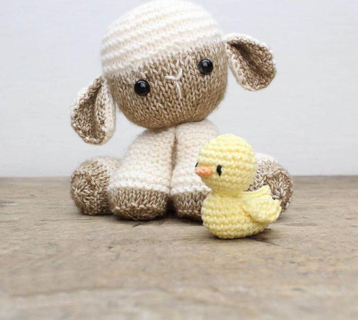 Produktbild Hardicraft Lori Lämmchen - Strickset