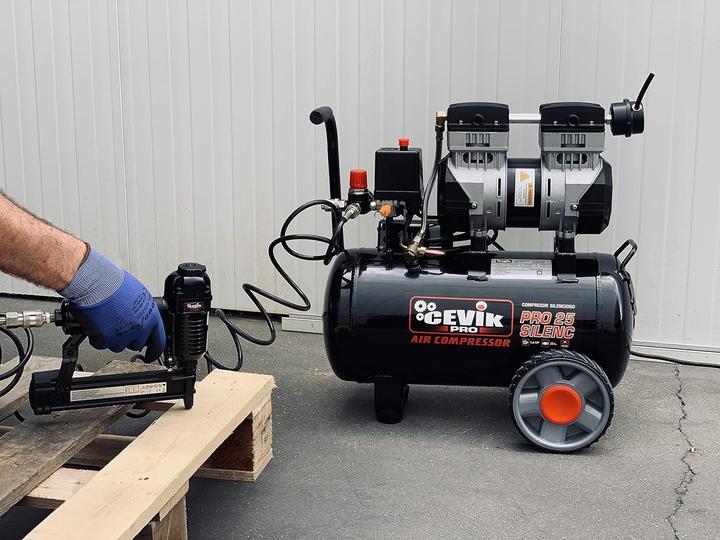 Actual product image Cevik Silent Air Compressor (25 l, 8 bar)