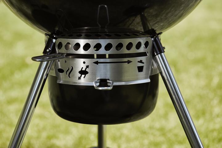 Actual product image Weber Master Touch Premium E-5770 (57 cm)