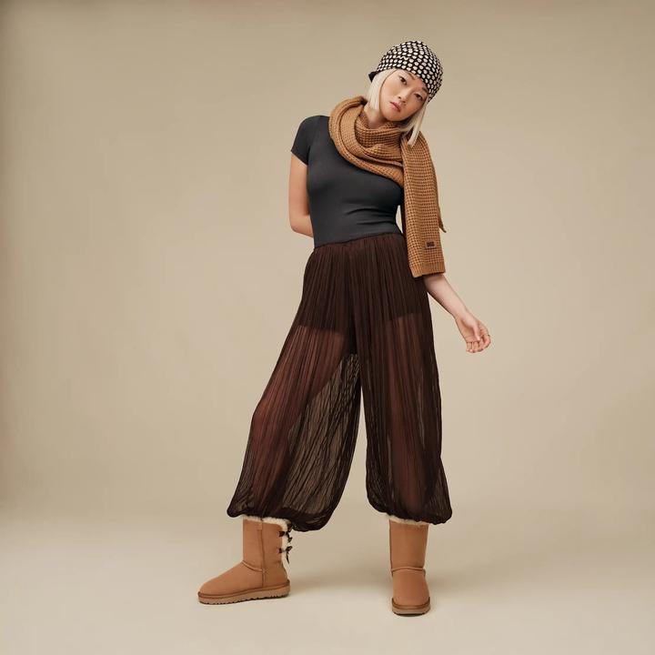 Actual product image Ugg Bailey Bow II (37)
