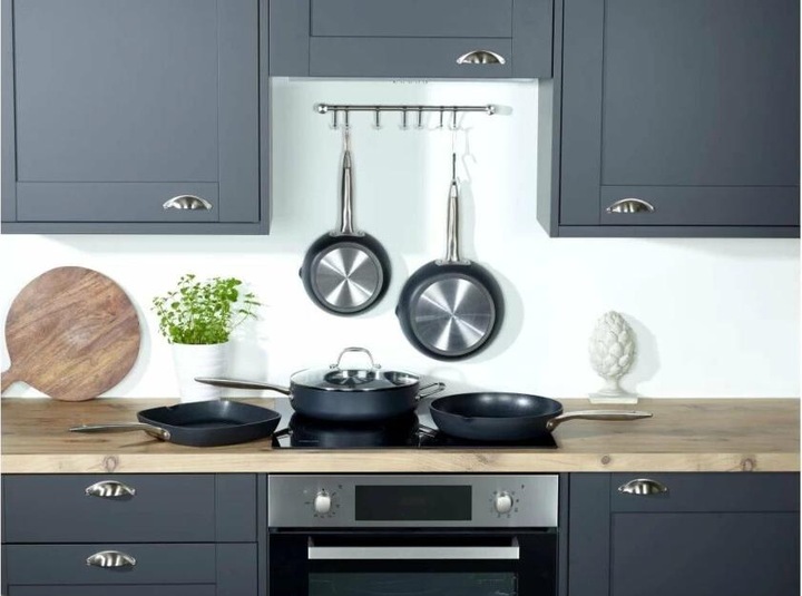 Image du produit Zyliss Poêle à frire Ultimate Pro 28 cm (28 cm, Poêle à frire, Aluminium, Acier inoxydable)