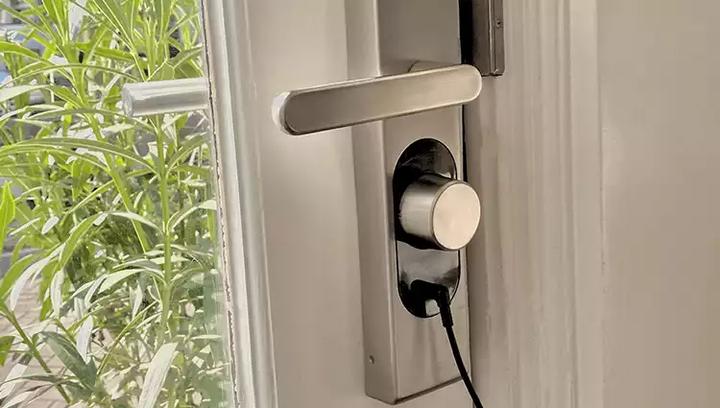 Produktbild Loqed Touch Smart Lock + Power Kit