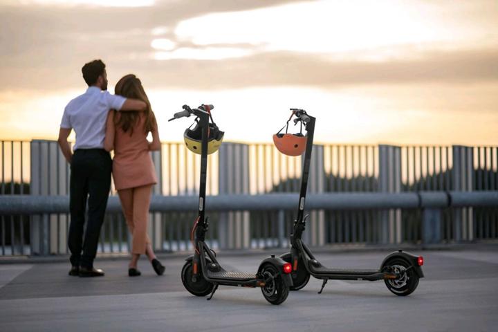 Produktbild Segway-Ninebot F25E (25 km/h, 25 km, 250 W)