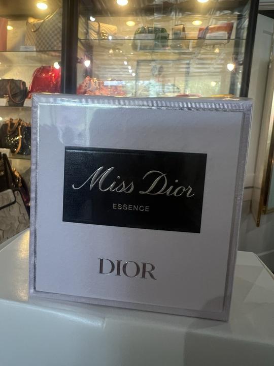 Actual product image Dior Christian Miss Essence INT25 (Eau de parfum, 80 ml)