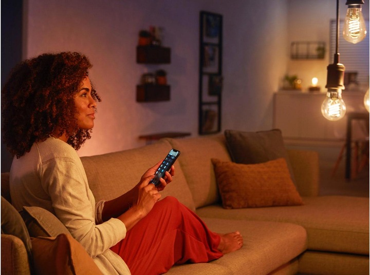 Immagine prodotto Philips Hue Tonalità Bianco BT (E27, 7 W, 550 lm, 1 x, G)