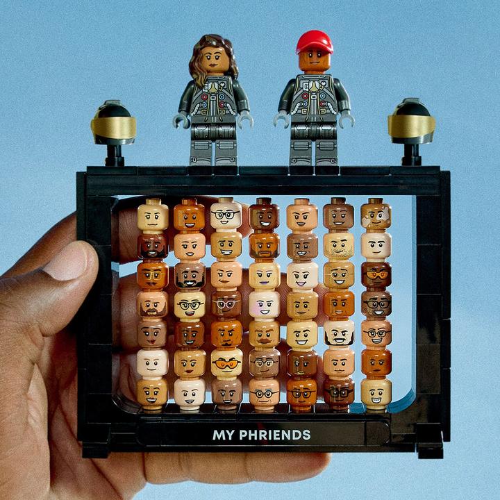 Produktbild LEGO Über dem Mond mit Pharrell Williams (10391, LEGO Icons, LEGO Seltene Sets)