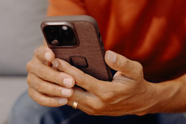 Productafbeelding Peak Design Mobile Everyday Fabric Case (Apple iPhone 15 Pro)