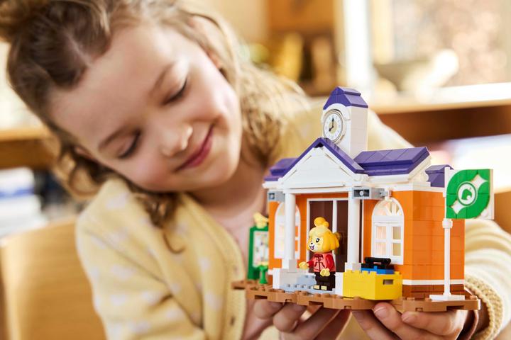 Actual product image LEGO K.K. plays on the fairground (77052, LEGO Animal Crossing)