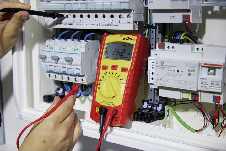 Produktbild Wiha Digitales Multimeter (CAT IV 600V, CAT III)