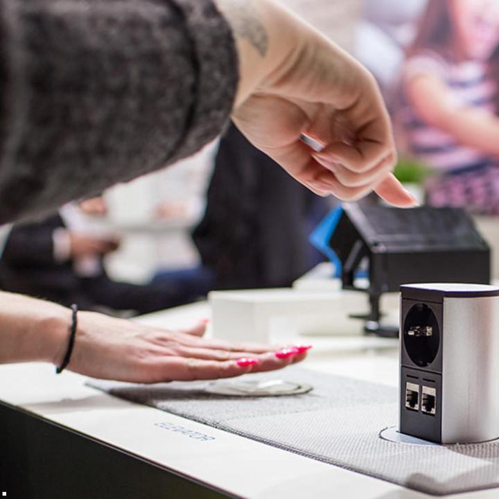 Actual product image Bachmann ELEVATOR power strip 1x Schuko 2x LAN chrome matt (1x, CEE 7/3, RJ45, 0.50 m)