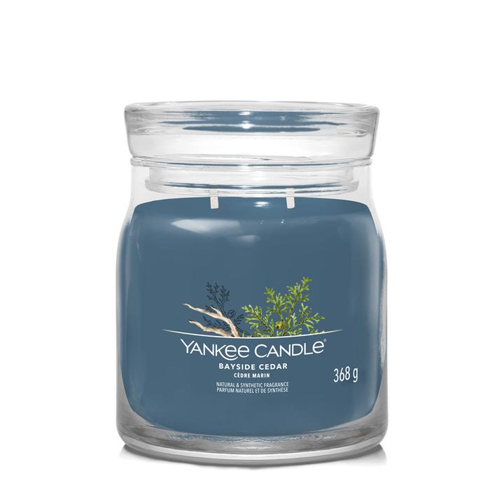 Productafbeelding Yankee Candle Duftkerze Bayside Cedar Signature Medium Jar