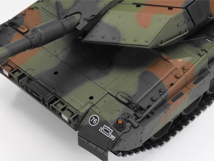 Actual product image Tamiya German Battle Tank Leopard 2 A7V Full Option Kit (Kit)