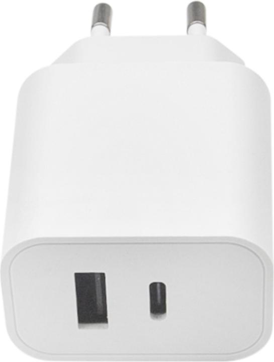 Actual product image Maxlife MXTC-06 PD QC charger 1x USB-C 1x USB 20W white (20 W, 2 ports)