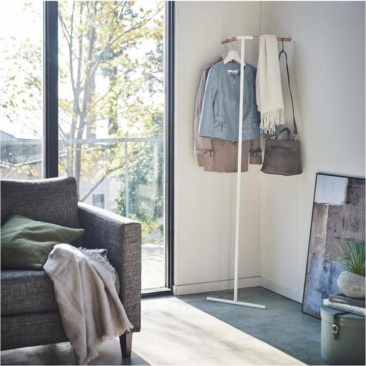 Produktbild Yamazaki Lehnende Eck-Garderobe TOWER