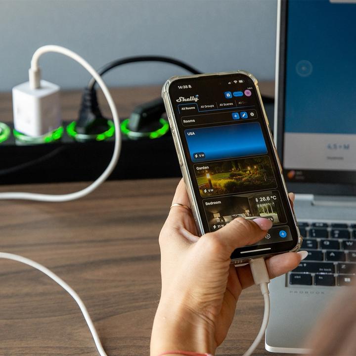 Actual product image Shelly Power Strip 4 Gen4, 4-fach Steckdosenleiste, schwarz, WiFi, Bluetooth, Zigbee, Matter, Apple (4x)