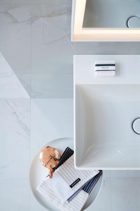 Produktbild Duravit Waschtisch DURASQUARE o ÜL m HLB 600x470mm o Hahnloch weiss WG (470 mm, 600 mm)