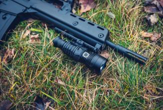 Immagine prodotto Skilhunt Montagehalter für eine 20 mm Schiene für MT-P2 Taschenlampen