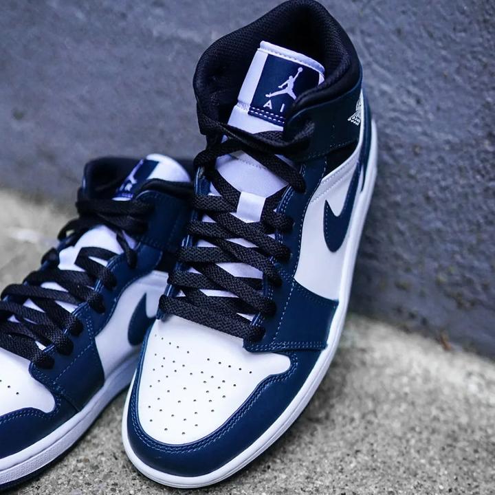 Immagine prodotto Nike Air Jordan 1 (42)