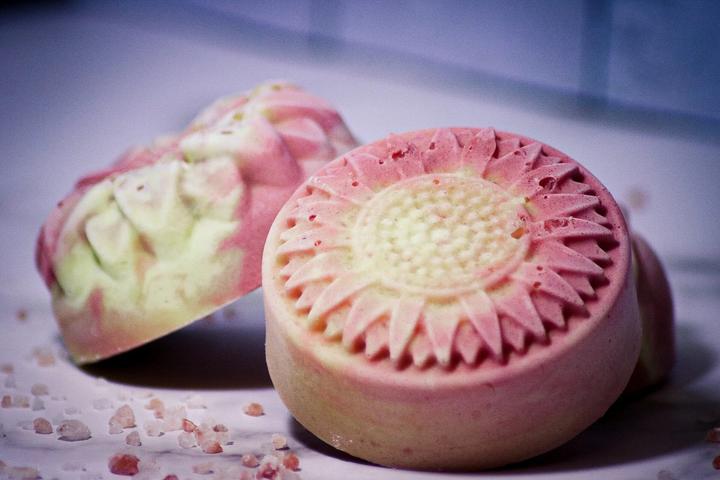 Actual product image Vivi Soaps Himalayan salt soap (Hard soap)